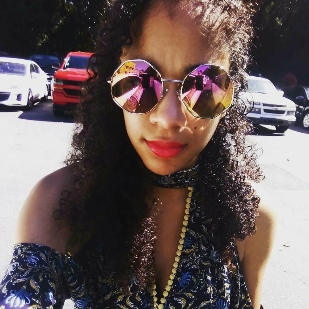 Meet your Posher, Nina rose